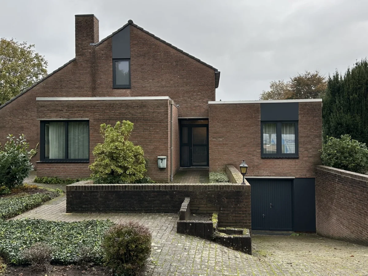 Woonhuis Roggel – Aluminium RAL 7016
