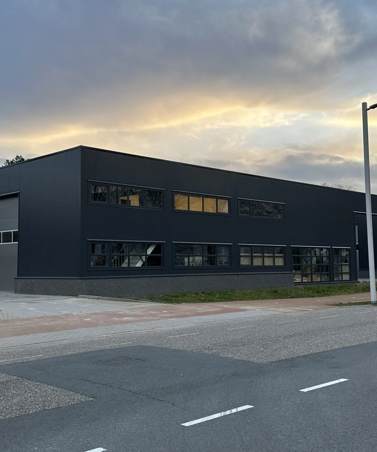 Bedrijfsverzamelgebouw Klaver – Aluminium