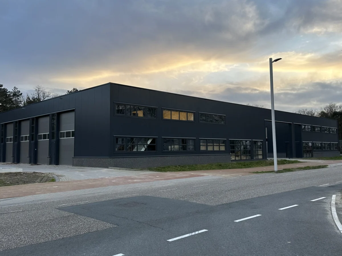 Bedrijfsverzamelgebouw Klaver – Aluminium