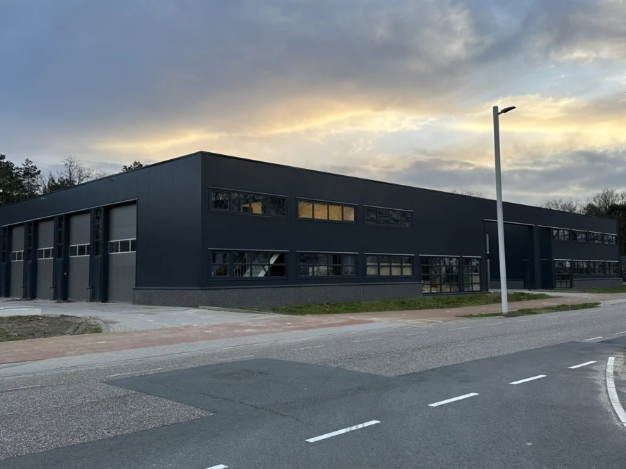 Bedrijfsverzamelgebouw Klaver – Aluminium