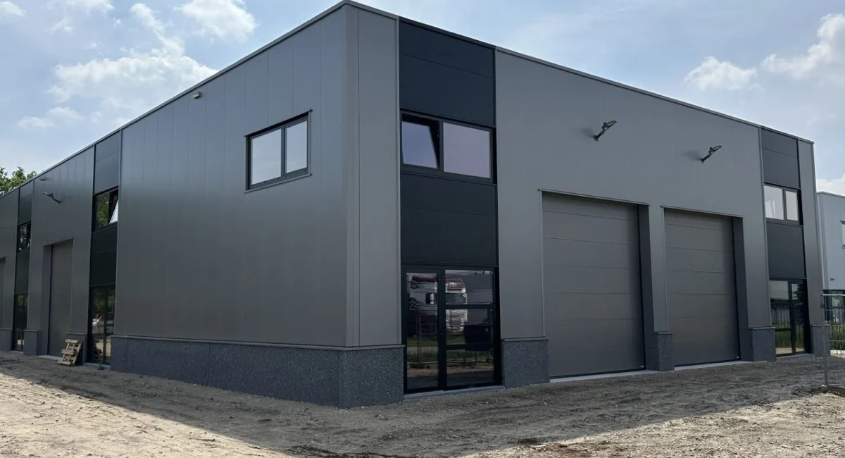 Heythuysen – Bedrijfsloods in aluminium