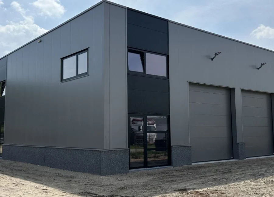 Heythuysen – Bedrijfsloods in aluminium