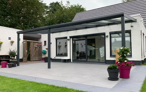 Tip: laat uw terrasoverkapping monteren door specialisten